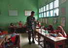 Babinsa Kelurahan Bambalamotu Dampingi Pemberian Makan Bergizi oleh SPPG Yayasan Sam Cahaya Mandar