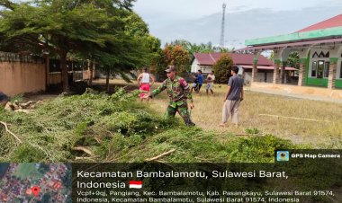 Sambut Ramadhan, Babinsa Koramil Bambalamotu Pimpin Gotong Royong Bersihkan Masjid Nurul Falah